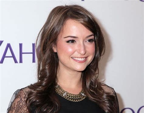 Milana Vayntrub Age, Wiki, Bio, Height, Net Worth, Facts